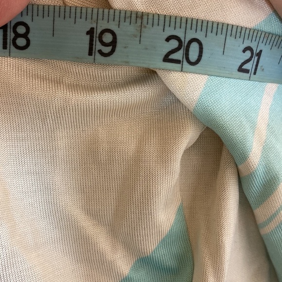 Diane VonFurstenberg wrap dress - Picture 6 of 6